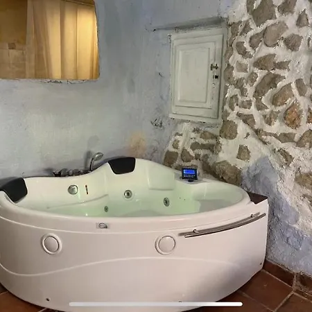 La Olivera APARTHotel Rural Suites bañera hidro o Jacuzzi privados Albinyana Exterior foto